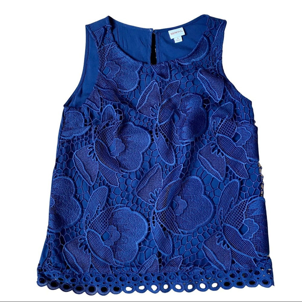 NWT Merona Tank Top Women’s Size Small, navy color, floral details, sleeveless